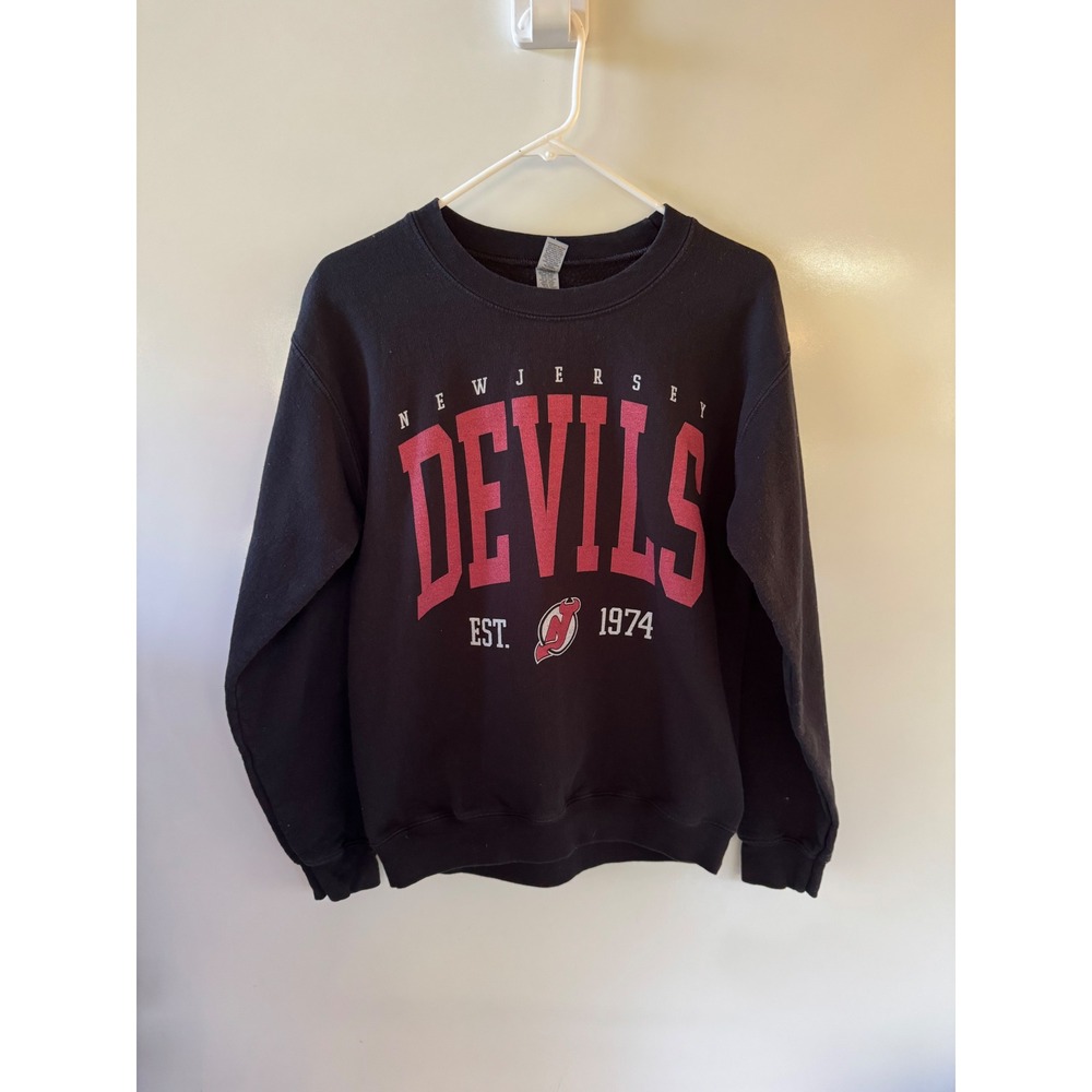 Gildan New Jersey Devils Sweatshirt Small Black NHL Hockey Crewneck EST 1974